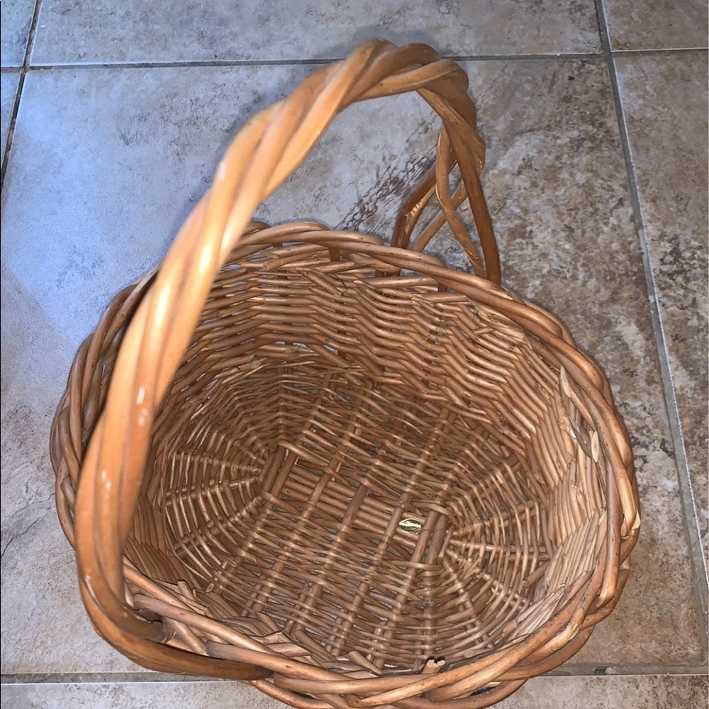 Wicker basket - Picture 3 of 3